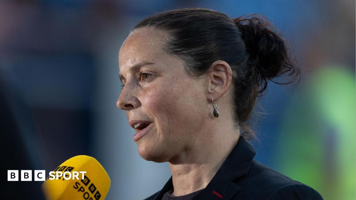 Eliminatórias para a Copa do Mundo Feminina: Rhian Wilkinson revela que o avião da seleção do País de Gales foi atingido por um raio