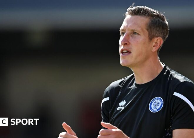 Jim McNulty: Stockport County nomeia chefe de Rochdale como novo gerente