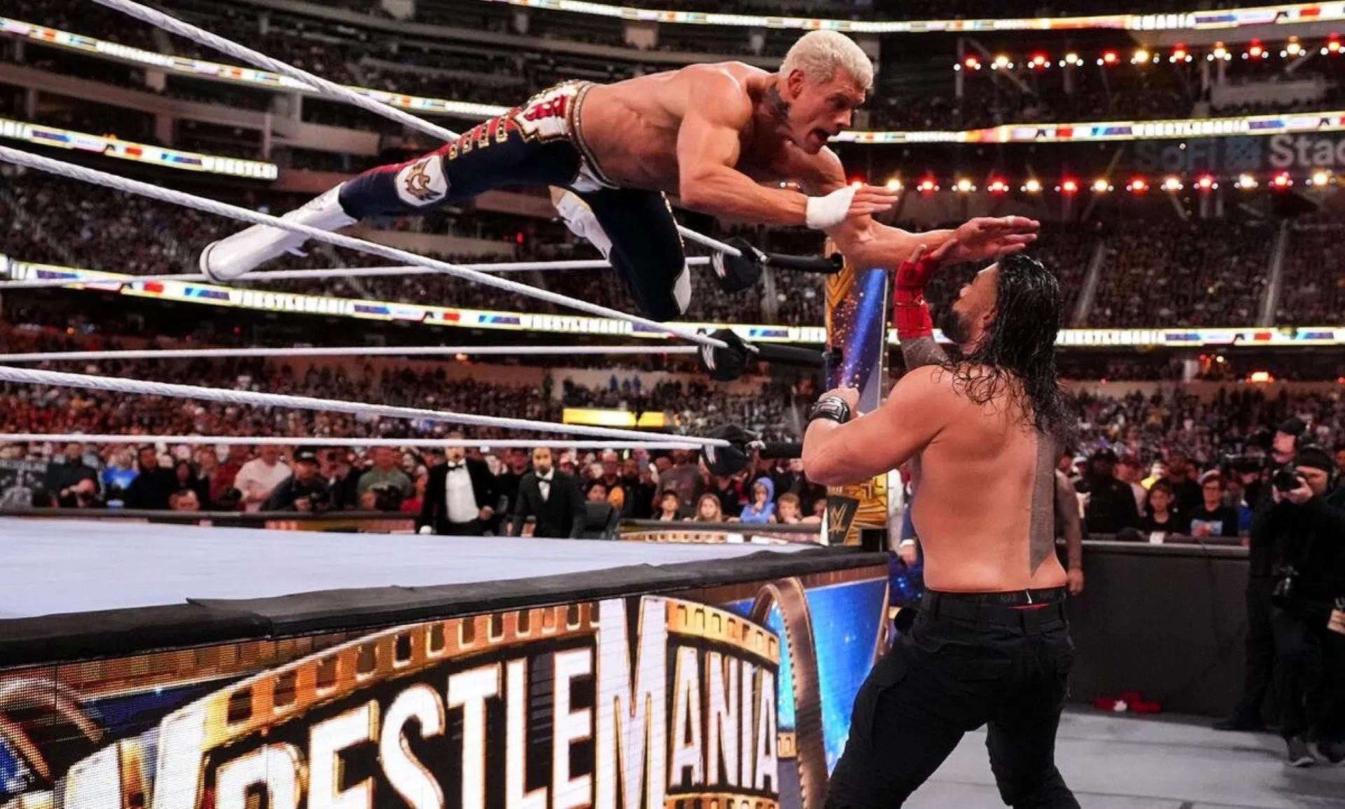 4 razões pelas quais a WWE desligou Roman Reigns vs. Cody Rhodes III