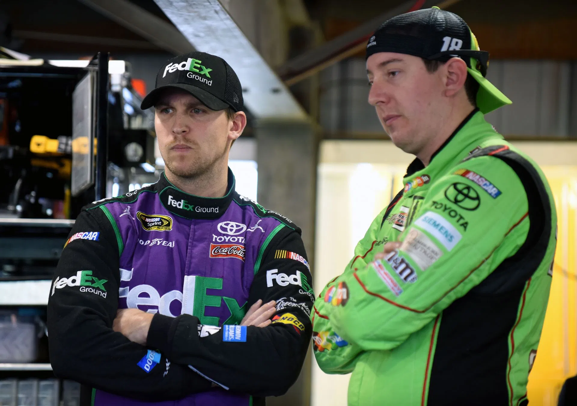 Denny Hamlin fala sobre o esforço por trás de sua homenagem a Kyle Busch depois de empatá-lo na lista de vitórias de todos os tempos em Michigan: “Foi a melhor maneira”