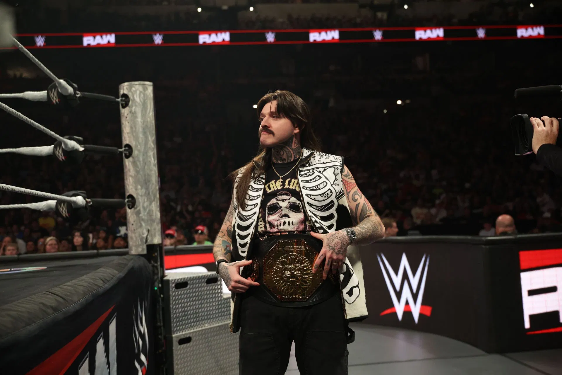 Palavra nos bastidores sobre se Dominik Mysterio tem calor nos bastidores da WWE