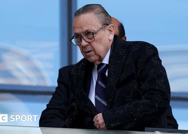 David Sullivan deixa o cargo de copresidente do West Ham com efeito imediato
