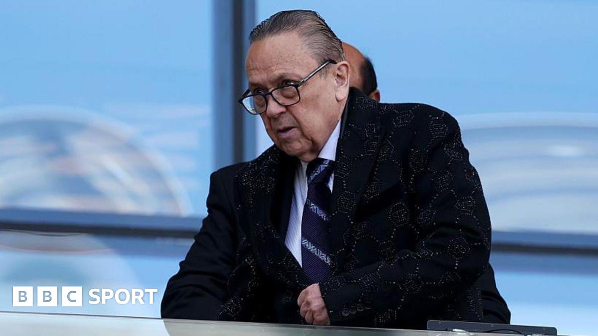 David Sullivan deixa o cargo de copresidente do West Ham com efeito imediato