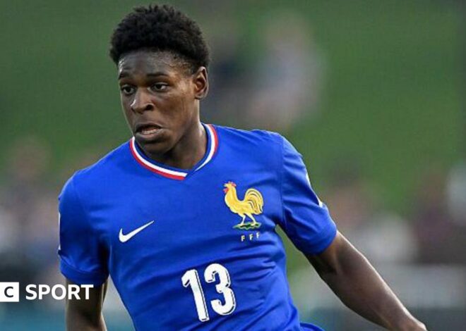 Notícias sobre transferência do Arsenal: Gunners abordam o zagueiro do PSG, Emmanuel Mbemba