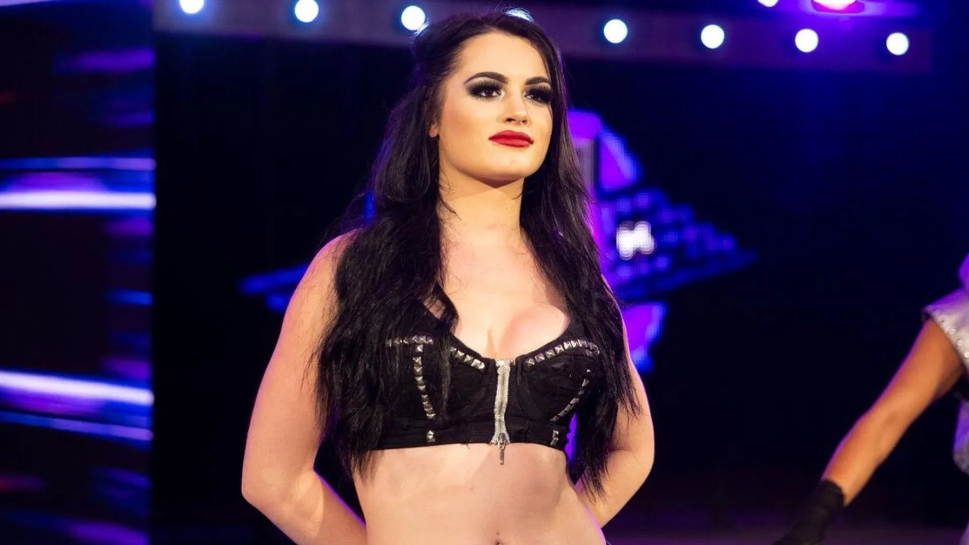Paige envia mensagem após WWE Universe defendê-la após grande polêmica