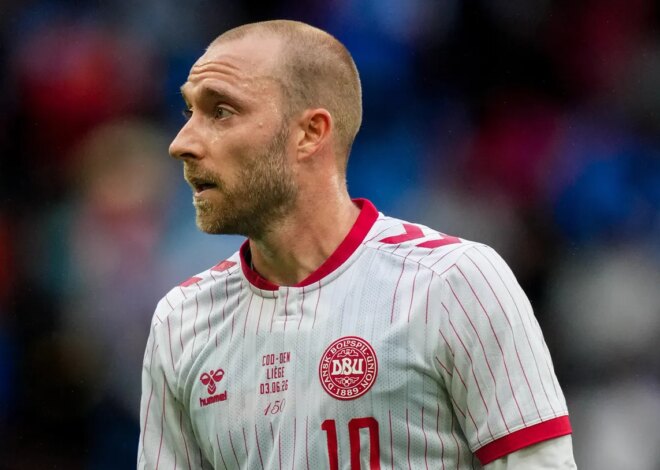 Christian Eriksen da Dinamarca ‘Consciente’ após desmaiar em campo novamente na partida