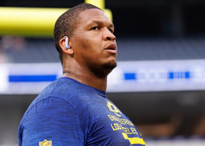 Rams enfrenta Alaric Jackson preso por suspeita de crime de violência doméstica