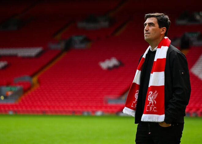 Liverpool contrata o ex-técnico do Bournemouth, Andoni Iraola, após a saída de Arne Slot