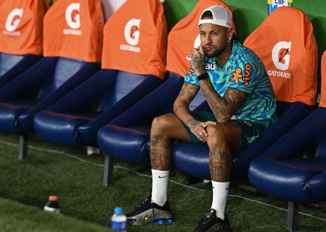 Neymar não viaja com o Brasil para amistoso contra Egito devido a lesão na panturrilha