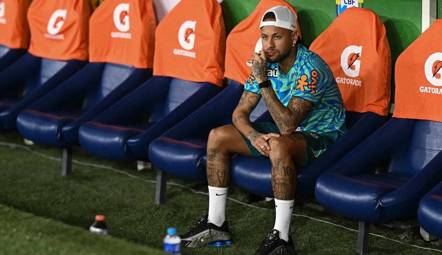 Neymar não viaja com o Brasil para amistoso contra Egito devido a lesão na panturrilha