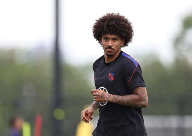 Chris Richards, dos EUA, participa plenamente dos treinos antes da abertura da Copa do Mundo