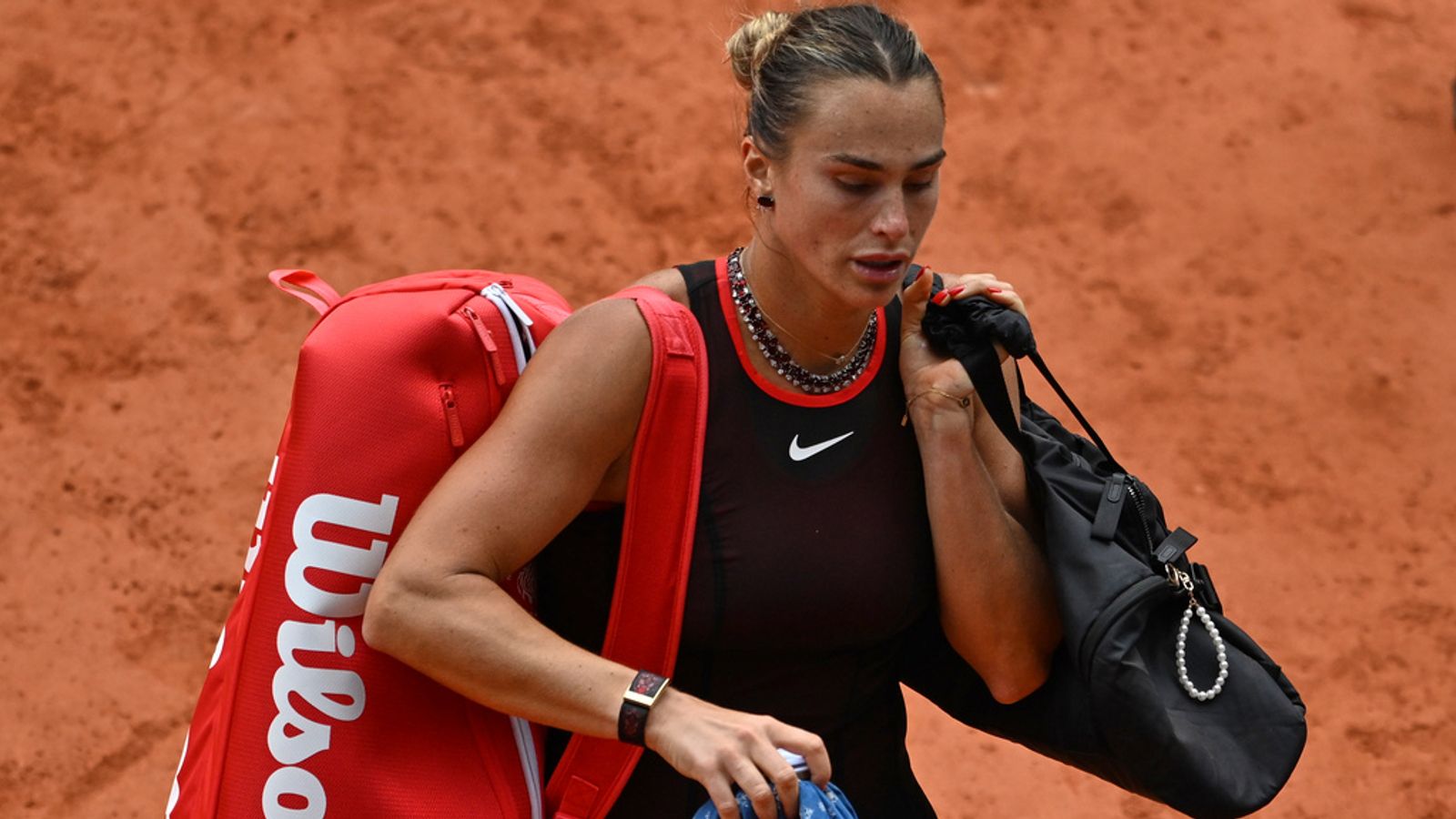 Aberto da França: Aryna Sabalenka eliminada das quartas de final de Roland Garros por Diana Shnaider em grande choque em posição de comando | Notícias sobre tênis