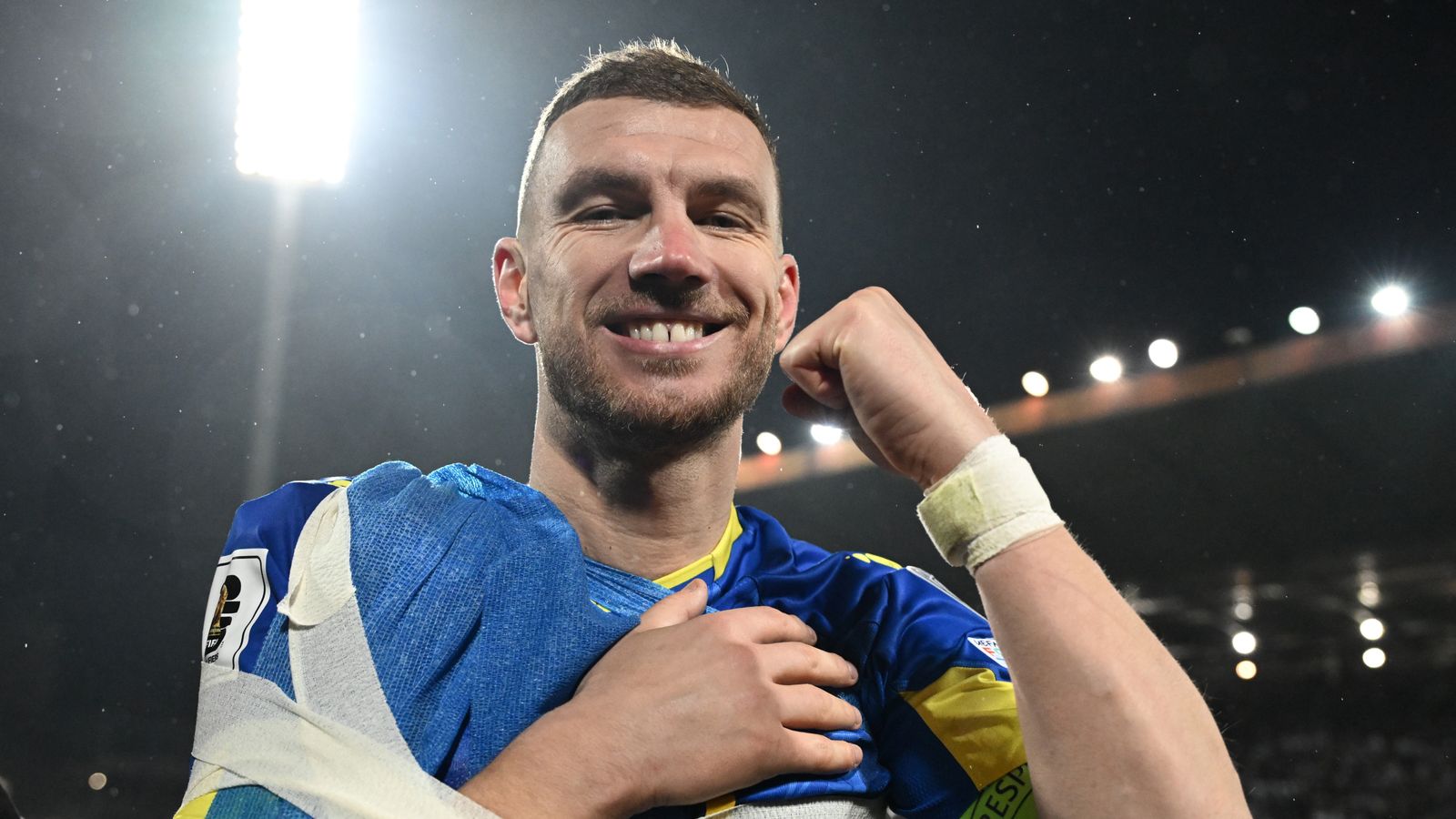Entrevista com Edin Dzeko: Atacante da Bósnia sobre jogar na Copa do Mundo aos 40 anos depois de ajudar o Schalke a voltar à Bundesliga | Notícias de futebol