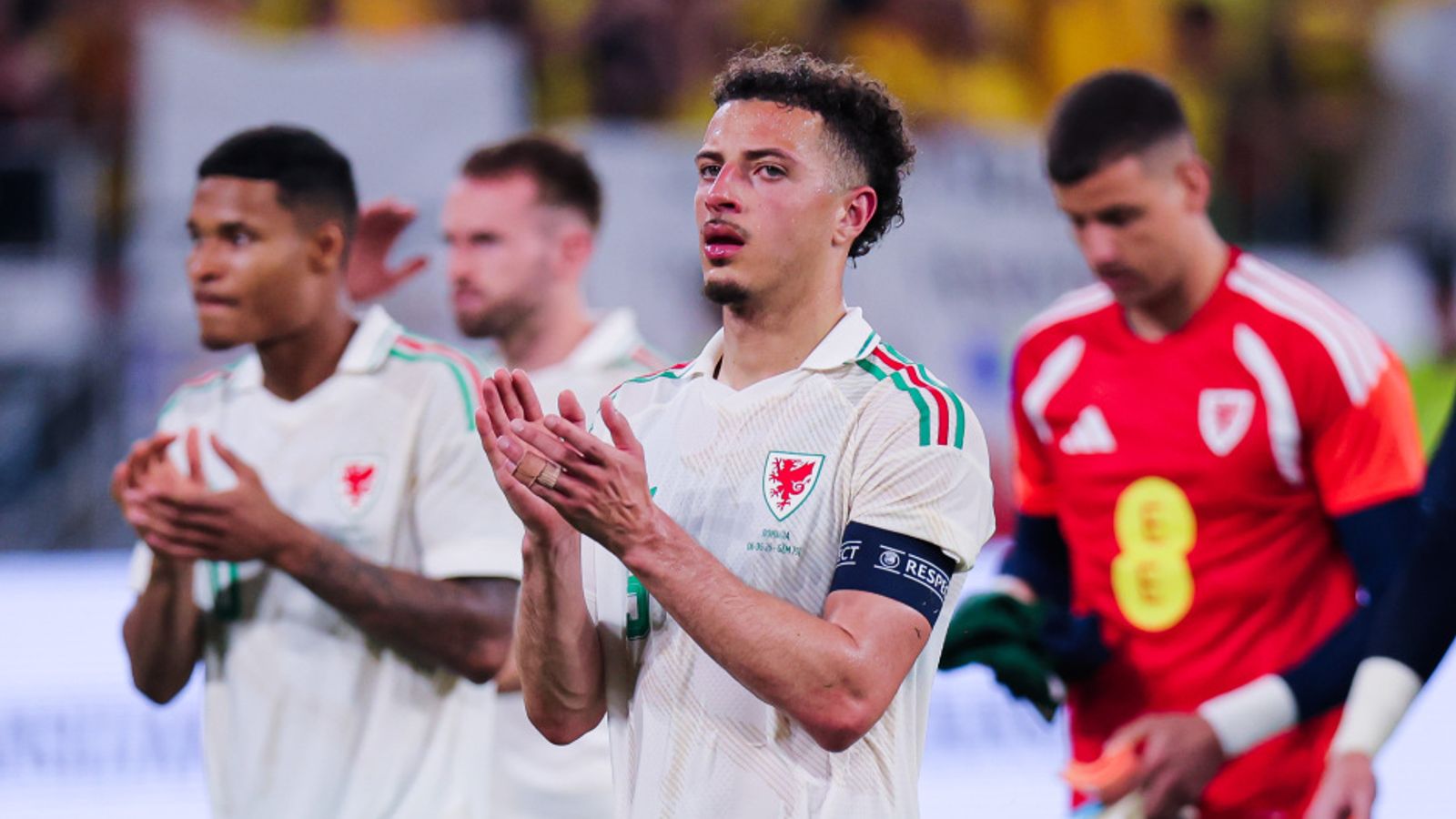 Roménia 2 – 1 País de Gales