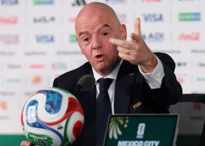 Copa do Mundo de 2026: O presidente da FIFA, Gianni Infantino, diz ‘relaxe e relaxe’ depois que árbitro somali negou visto para os EUA | Notícias de futebol