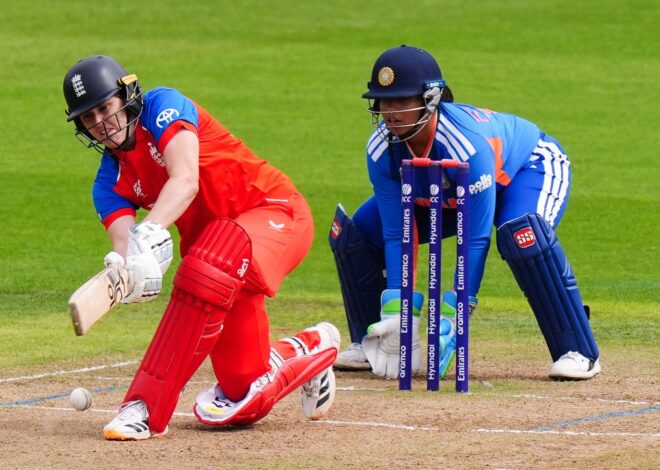 Inglaterra x Índia: Os anfitriões sobrevivem à reviravolta tardia, enquanto Nat Sciver-Brunt e Amy Jones completavam meio século para selar a vitória em cinco corridas | Notícias de críquete