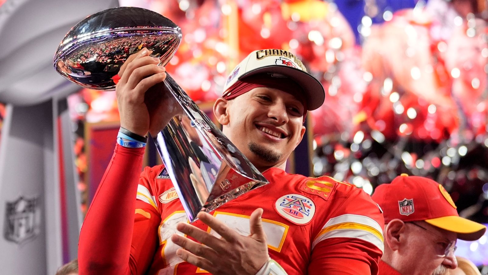 Patrick Mahomes: quarterback do Kansas City Chiefs ganhará mais de US$ 500 milhões após assinar extensão de contrato | Notícias da NFL