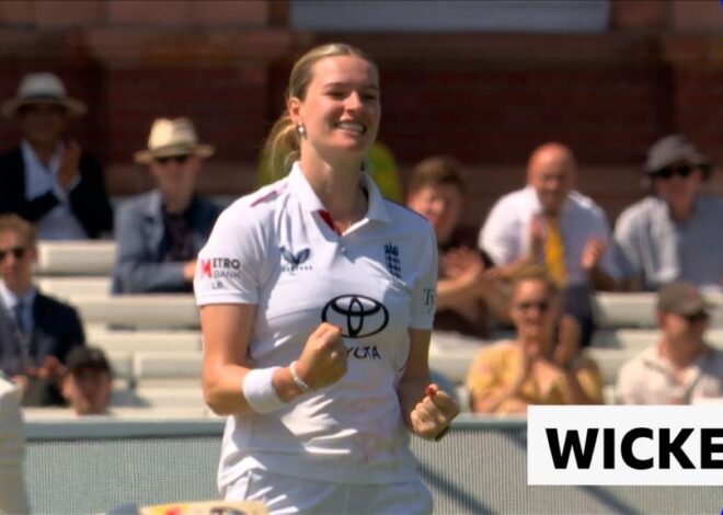 Inglaterra x Índia, terceiro dia: Lauren Bell consegue seu segundo postigo, jogando boliche Jemimah Rodrigues