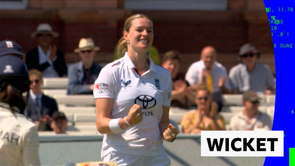 Inglaterra x Índia, terceiro dia: Lauren Bell consegue seu segundo postigo, jogando boliche Jemimah Rodrigues