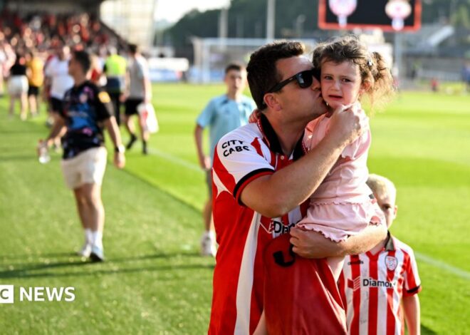 Derry City: Crianças fogem para o campo em meio à desordem no Brandywell Stadium